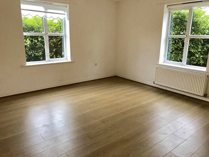 2 Bedroom Flat To Rent In Lathom Court, L36