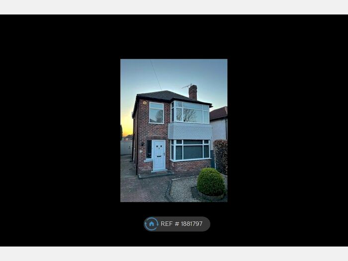 3 Bedroom Detached House To Rent In Carrholm Mount, Leeds, LS7