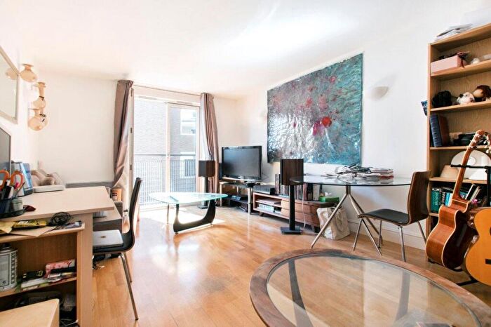 1 Bedroom Apartment To Rent In Plumbers Row, Aldgate, London, E1