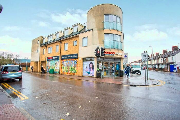 1 Bedroom Flat To Rent In Harwoods Road, Watford, Hertfordshire, WD18