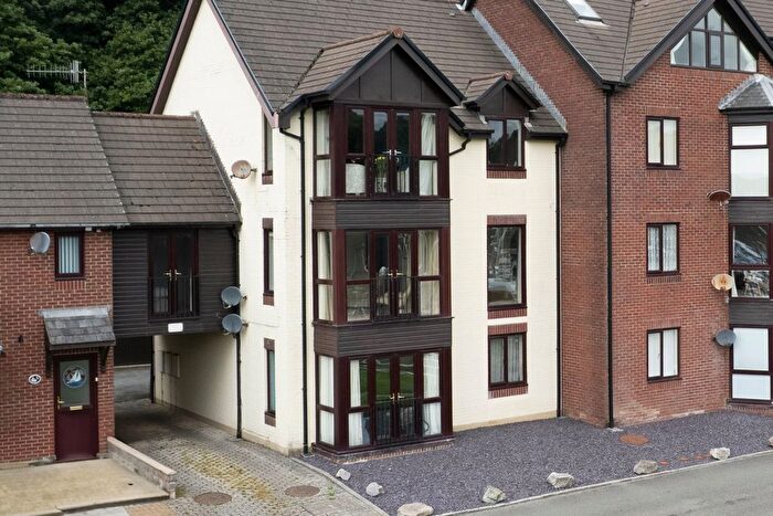 3 Bedroom Flat For Sale In Gaddarn Reach, Neyland, Milford Haven, SA73