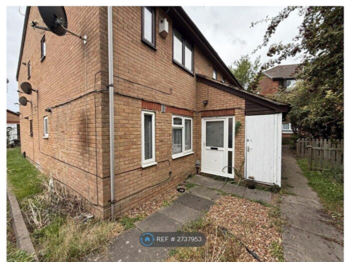 Studio To Rent In Bader Gardens, Slough, SL1