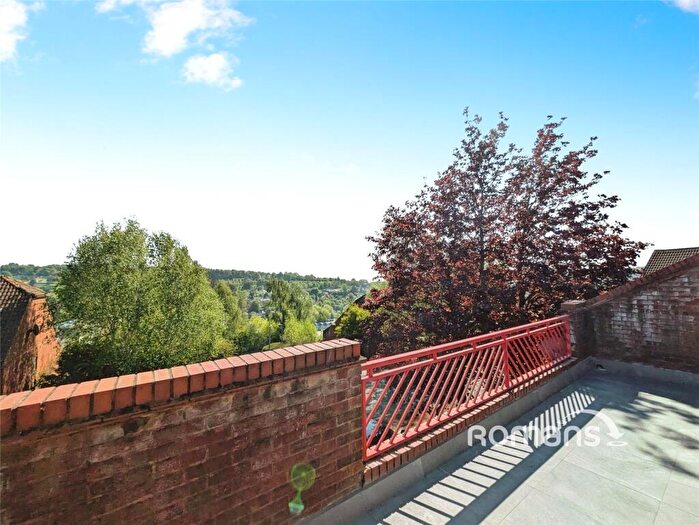 2 Bedroom Flat To Rent In Garratts Way, High Wycombe, Buckinghamshire, HP13