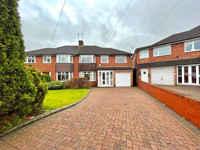 4 Bedroom Semi-Detached House To Rent In Henley Crescent, Solihull, West Midlands, B91