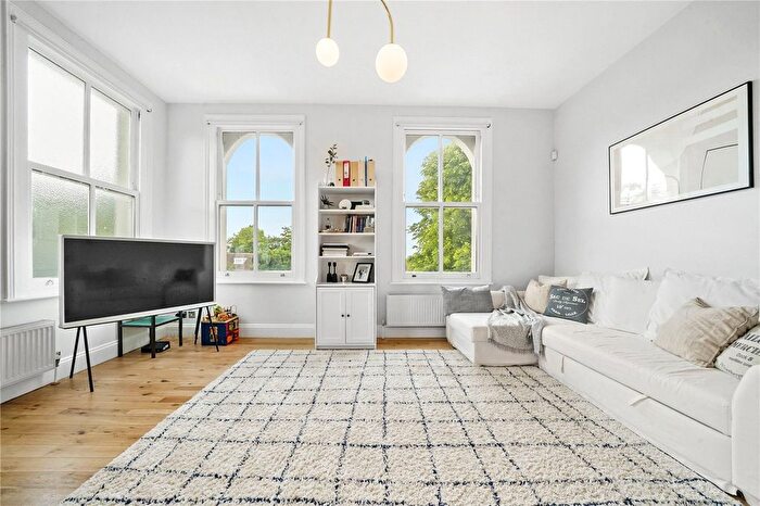 2 Bedroom Flat To Rent In Crescent Wood Road, London, SE26