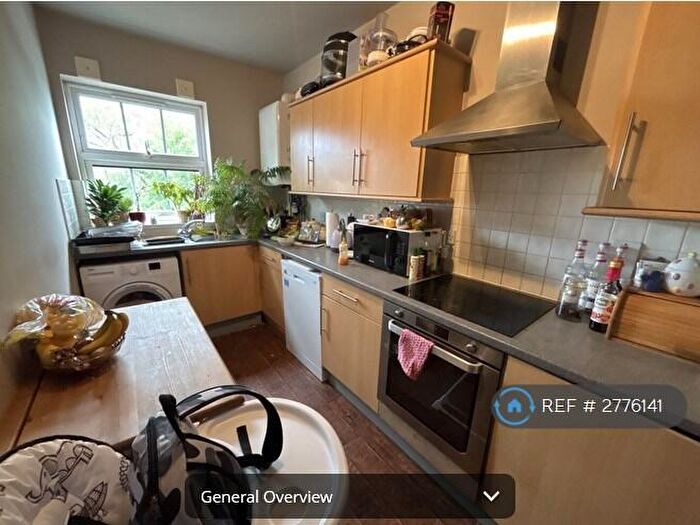 3 Bedroom Flat To Rent In Duncombe Street, Bletchley, Milton Keynes, MK2