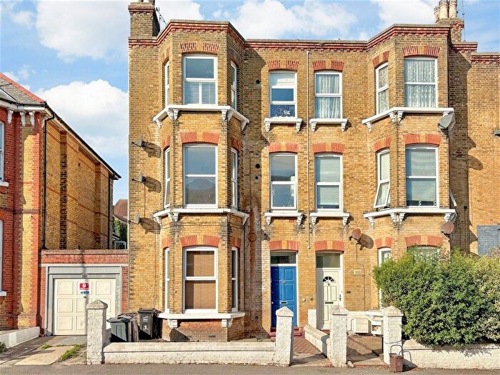1 Bedroom Flat For Sale In Sweyn Road, Cliftonville, Margate, Kent, CT9