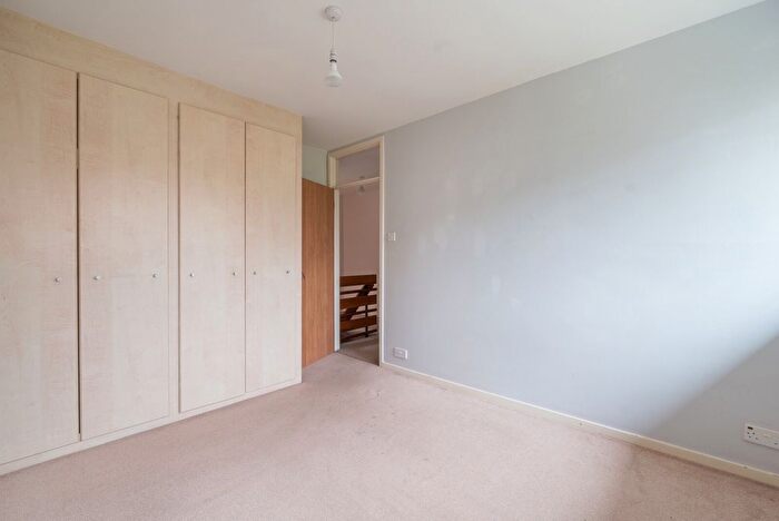 3 Bedroom Terraced House For Sale In Grove Road, Shepperton, TW17