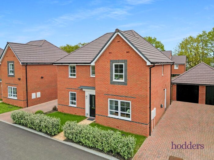 5 Bedroom Detached House To Rent In Blackbess Lane, Chertsey, Surrey, KT16