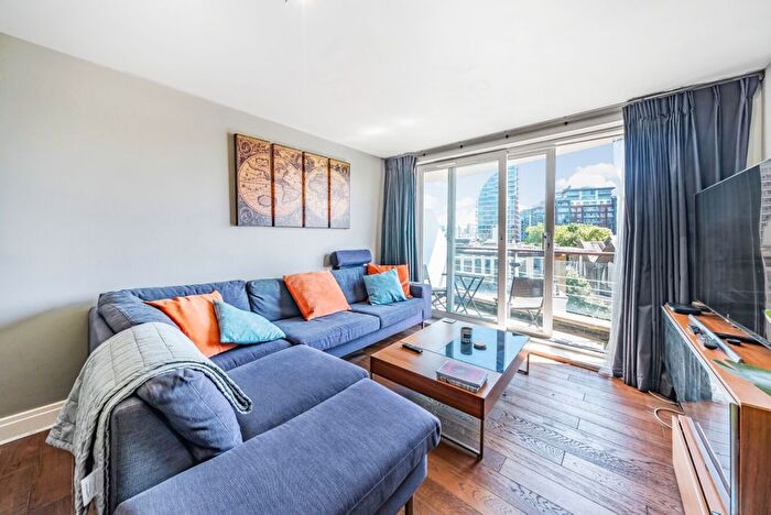 2 Bedroom Flat To Rent In Smugglers Way, Wandsworth, London, SW18