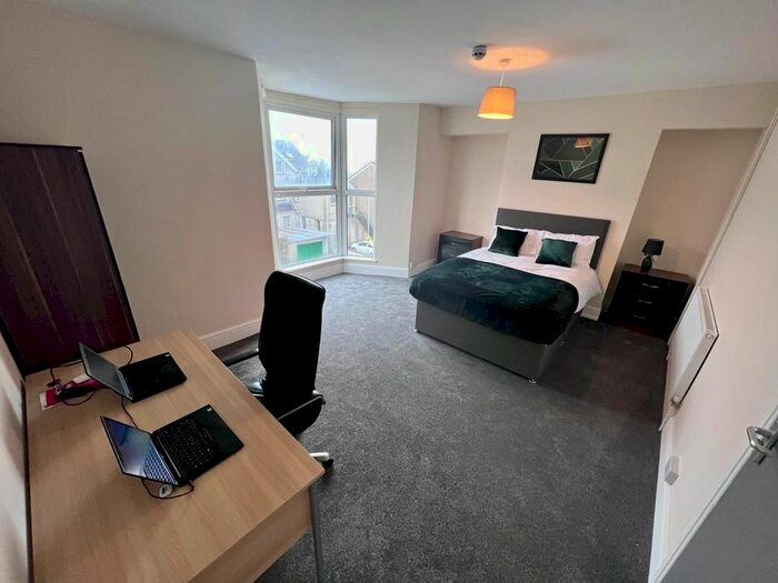 5 Bedroom Terraced House To Rent In Cromwell Street, Swansea, SA1