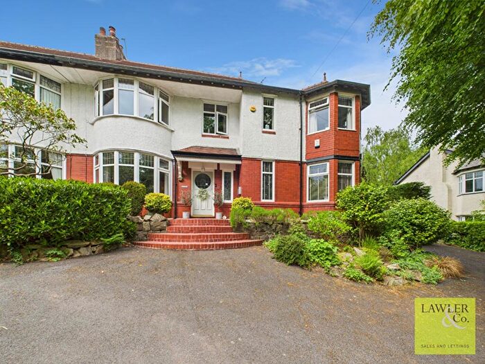 4 Bedroom Semi-Detached House For Sale In Old Road, Mottram, Hyde, SK14