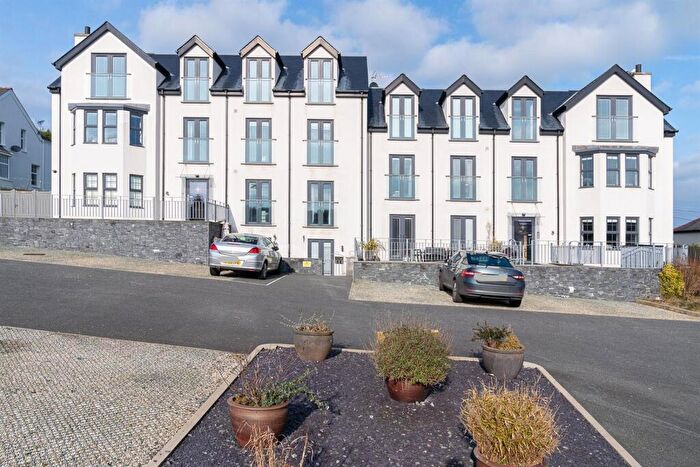 2 Bedroom Apartment For Sale In Beach Road, Benllech, Tyn-Y-Gongl, LL74