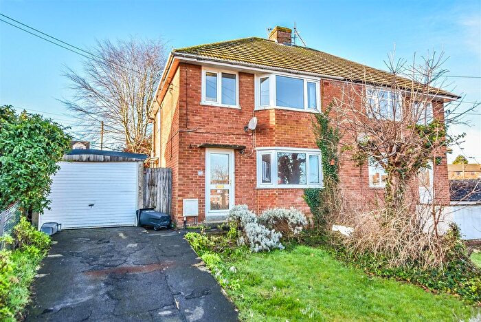 3 Bedroom Detached House For Sale In The Crescent, Dursley, GL11