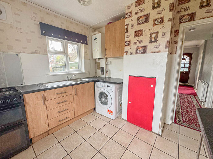 2 Bedroom Semi-Detached House For Sale In Main Road, Hockley, SS5