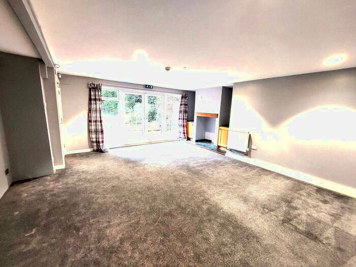 4 Bedroom Detached House To Rent In Bricklehampton, Pershore, WR10