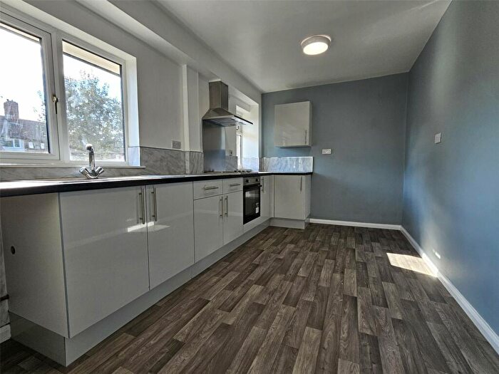 3 Bedroom House To Rent In Hilcot Drive, Nottingham, NG8