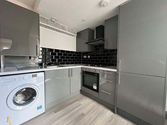 1 Bedroom Flat To Rent In Newhall Street, Swindon, SN1