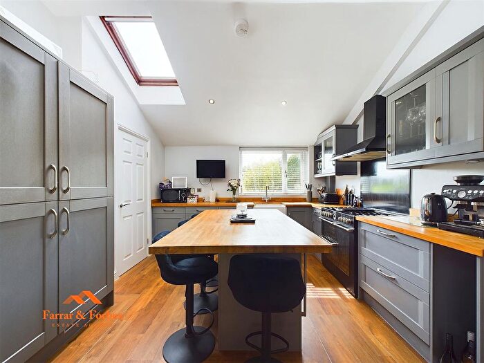 3 Bedroom End Of Terrace House For Sale In Hoyle Bottom, Oswaldtwistle, Accrington, BB5