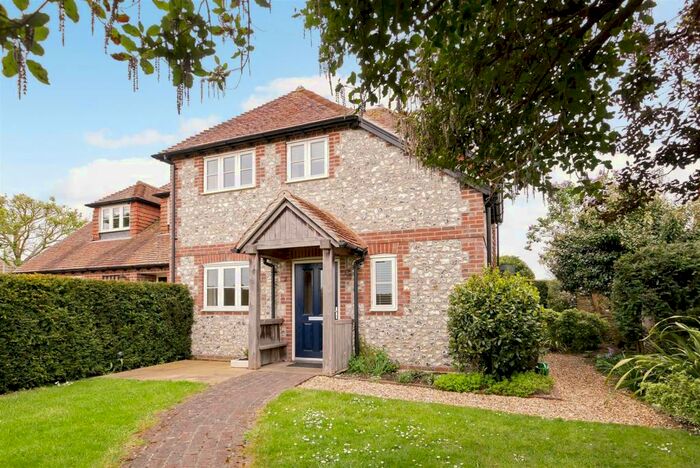 3 Bedroom House To Rent In Warningcamp, Arundel, BN18