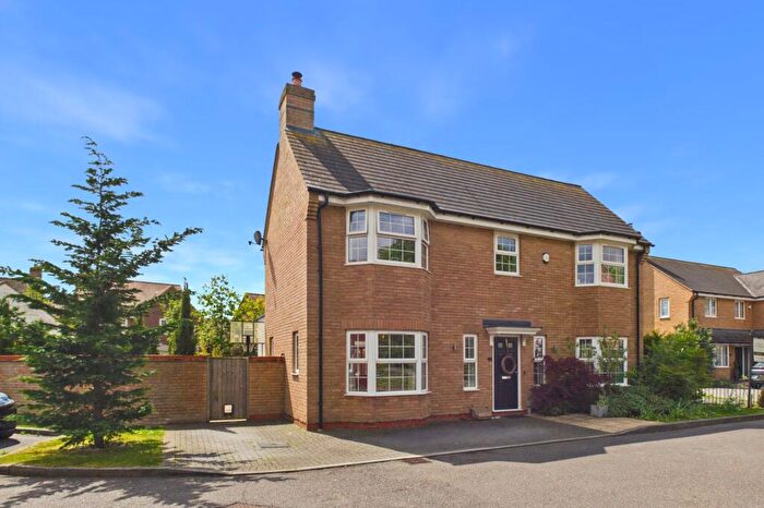 4 Bedroom Detached House For Sale In Skelton Road, Buckingham, MK18