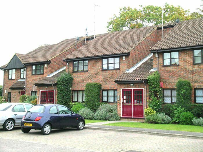 1 Bedroom Flat To Rent In Off Stoke Road, SL2