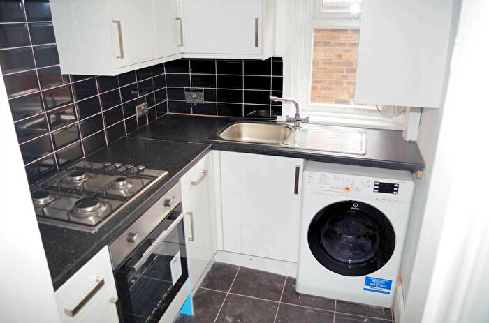 3 Bedroom House To Rent In Lydford Street, Salford, M6
