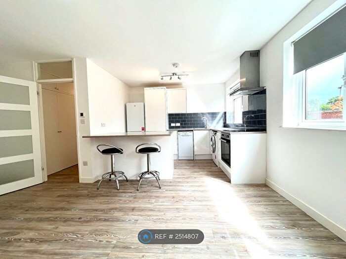 1 Bedroom Flat To Rent In Mayfield, Dunton Green, Sevenoaks, TN13