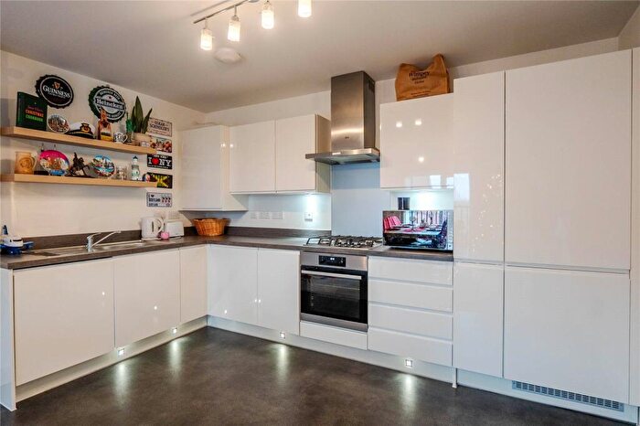 2 Bedroom Apartment For Sale In Galapagos Grove, Newton Leys, Milton Keynes, Bucks, MK3