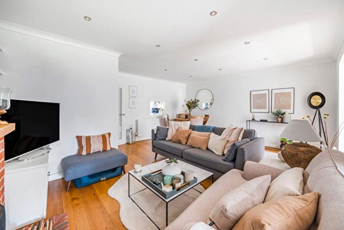 3 Bedroom Terraced House To Rent In Buriton Road, Winchester, SO22