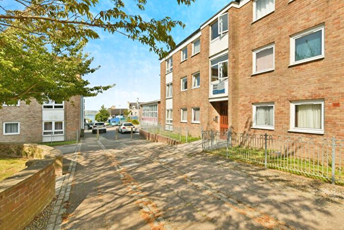 2 Bedroom Flat To Rent In Morice Street, PL1