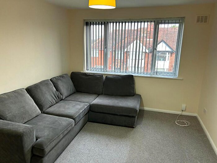 2 Bedroom Flat To Rent In The Close, Leamington Spa, Warwickshire, CV31