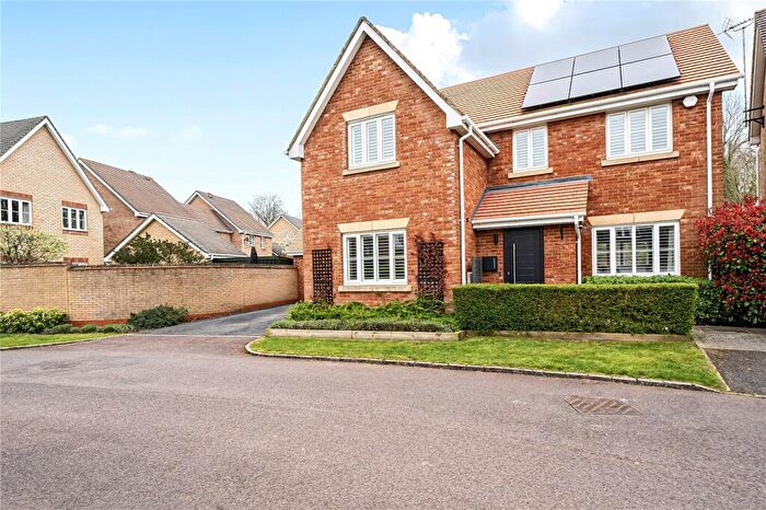 5 Bedroom Detached House For Sale In Flemish Place, Warfield, Berkshire, RG42