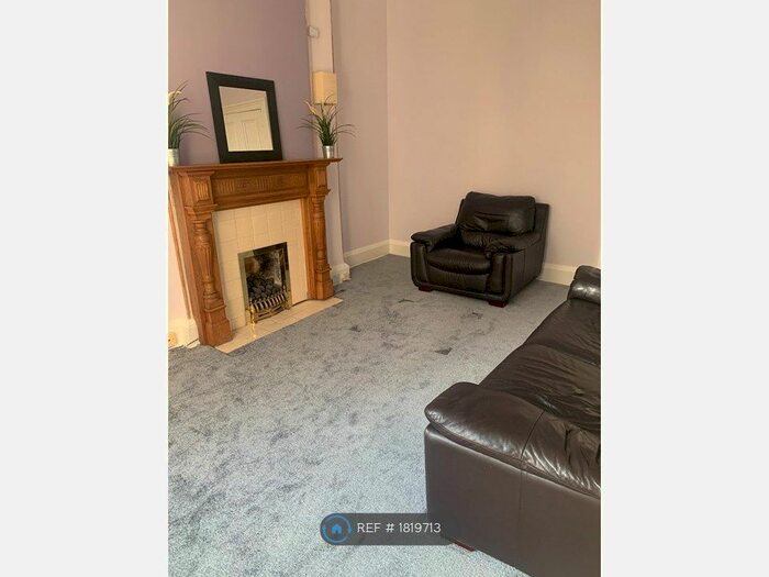 2 Bedroom Flat To Rent In Ratcliffe Terrace, Edinburgh, EH9