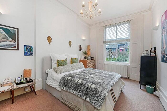 1 Bedroom Flat To Rent In Aldridge Road Villas, London, W11