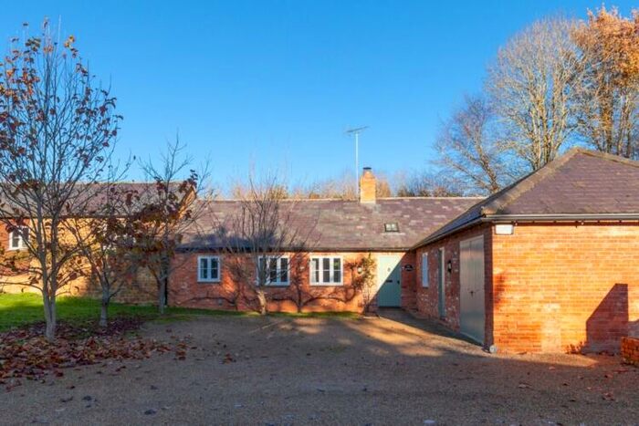 4 Bedroom Barn To Rent In Warwick Road, Banbury, OX17