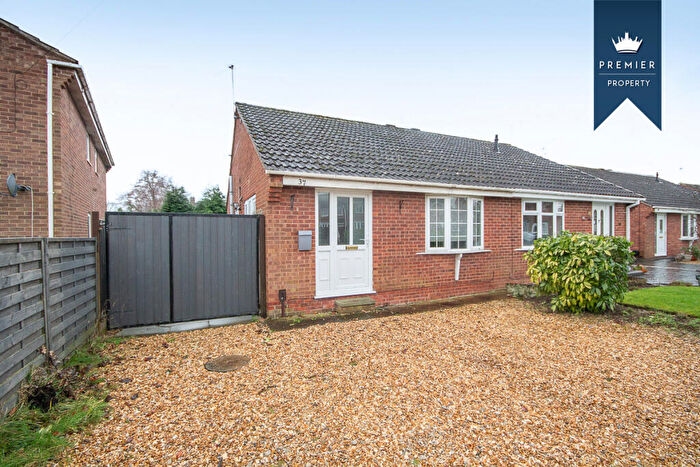 2 Bedroom Semi-Detached Bungalow For Sale In Lockington Close, Chellaston, DE73