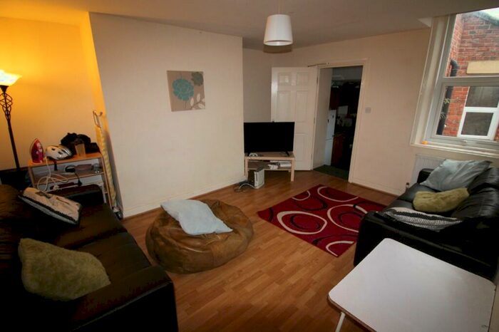 6 Bedroom Maisonette To Rent In Shortridge Terrace, Newcastle Upon Tyne, NE2