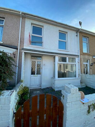 3 Bedroom Property To Rent In Lakefield Road, Llanelli, SA15
