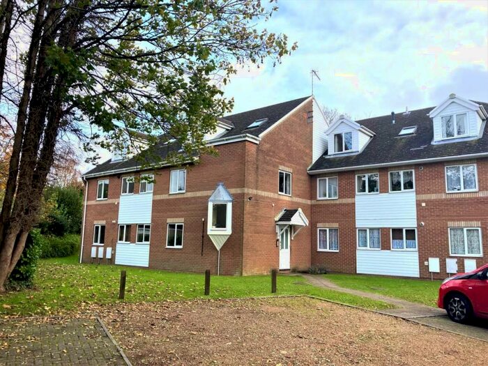 2 Bedroom Flat To Rent In Danecourt Road, Lower Parkstone, Poole, BH14