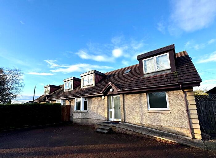 4 Bedroom Semi-Detached House To Rent In Great Western Road, G15
