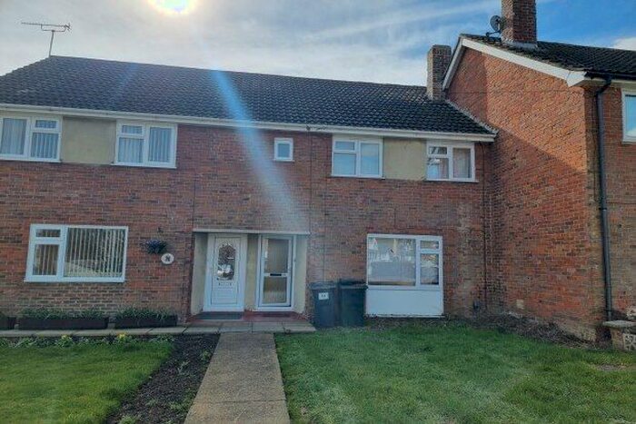 3 Bedroom Property To Rent In Little Knoll, Ashford, TN23