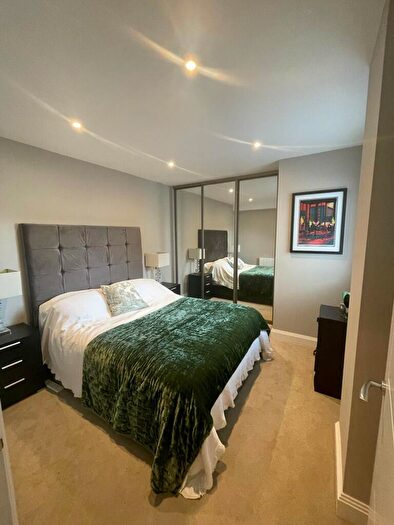 1 Bedroom Apartment For Sale In High Street, Walton-on-Thames, KT12