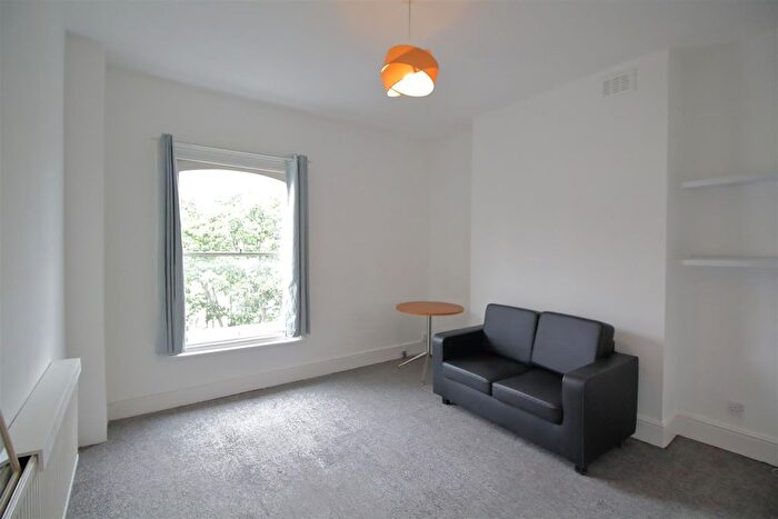 2 Bedroom Flat To Rent In Kellett Road, Brixton, SW2