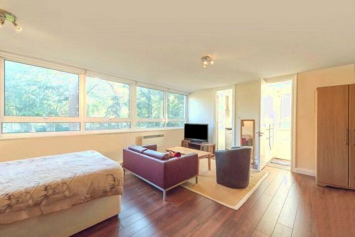 Studio To Rent In Hilltop House, Hornsey, N6
