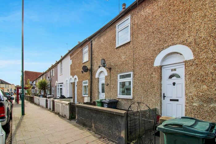 2 Bedroom Terraced House To Rent In High Street, Swanscombe, Kent, DA10