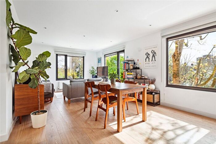 2 Bedroom Flat To Rent In Rotherfield Street, London, N1