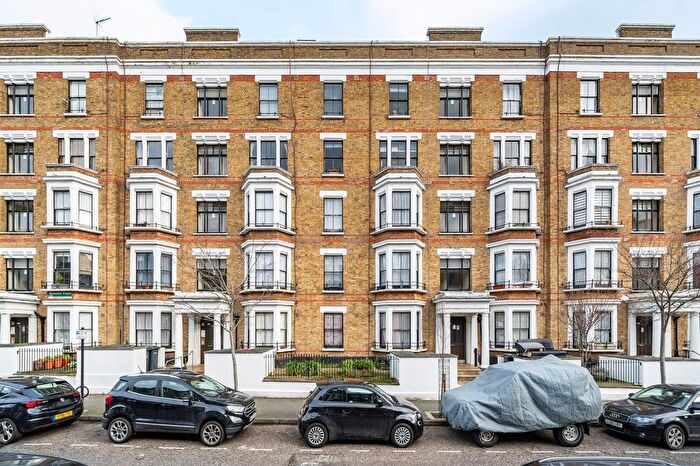 2 Bedroom Flat To Rent In Brett Road, London, E8