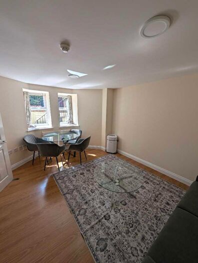 1 Bedroom Apartment To Rent In Basement Flat, Waverley Road, BS6