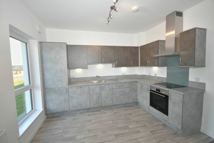 2 Bedroom Flat To Rent In Broomhall Court, Inverness, Highland, IV2